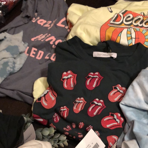 NEaw arrivals! Listing now! Daydreamer and junk food vintage graphic rock tees - Picture 8 of 9